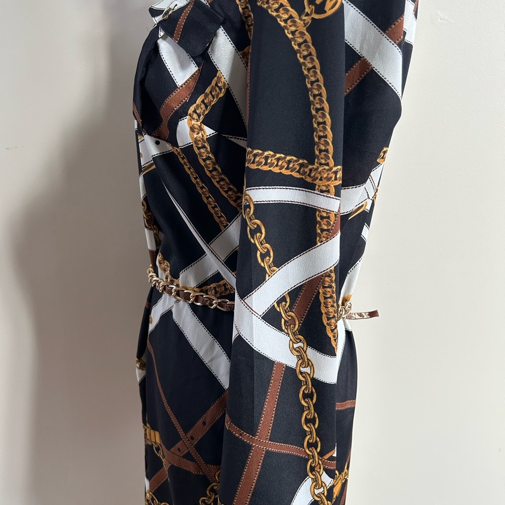 Chic Chain Print Dress - Picture 8 of 10